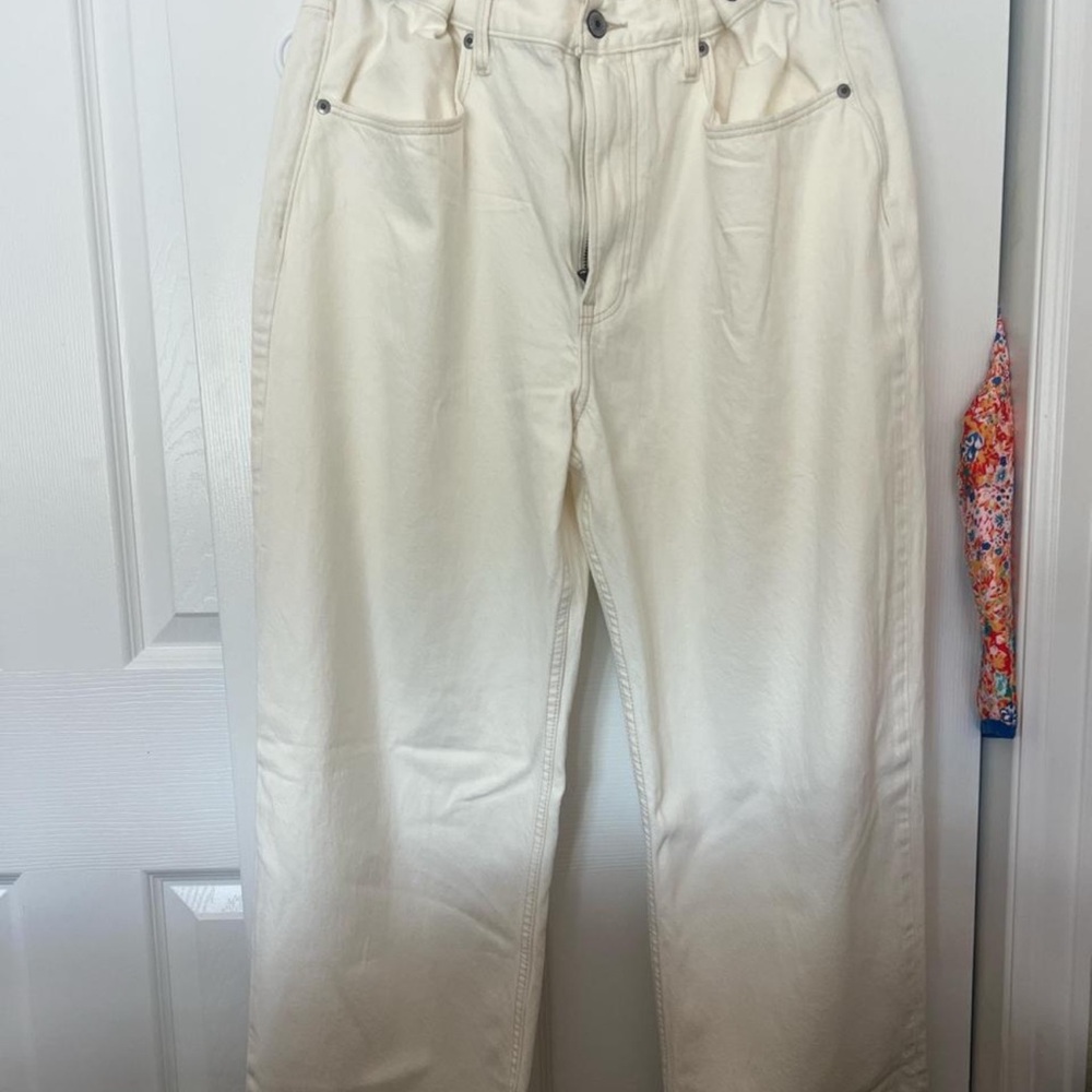 Abercrombie & Fitch Off-White High-Rise Jeans